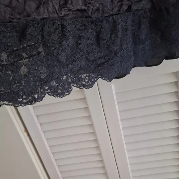 Elegant Black Vintage Nightgown By Jenelle of California - Picture 6 of 10